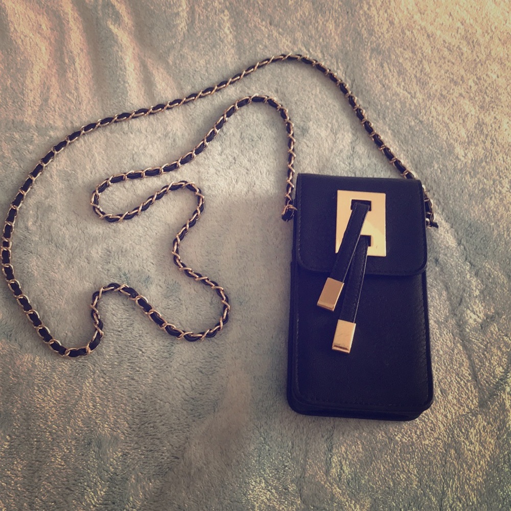 A phone purse.